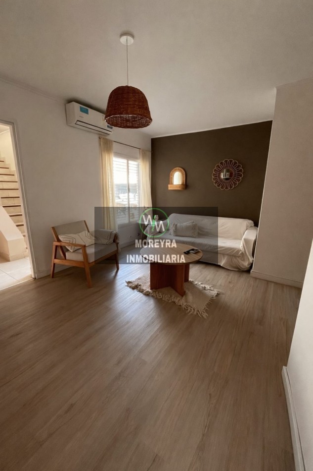 VENDO CASA CALLE FELICIANO A METROS DE YRIGOYEN