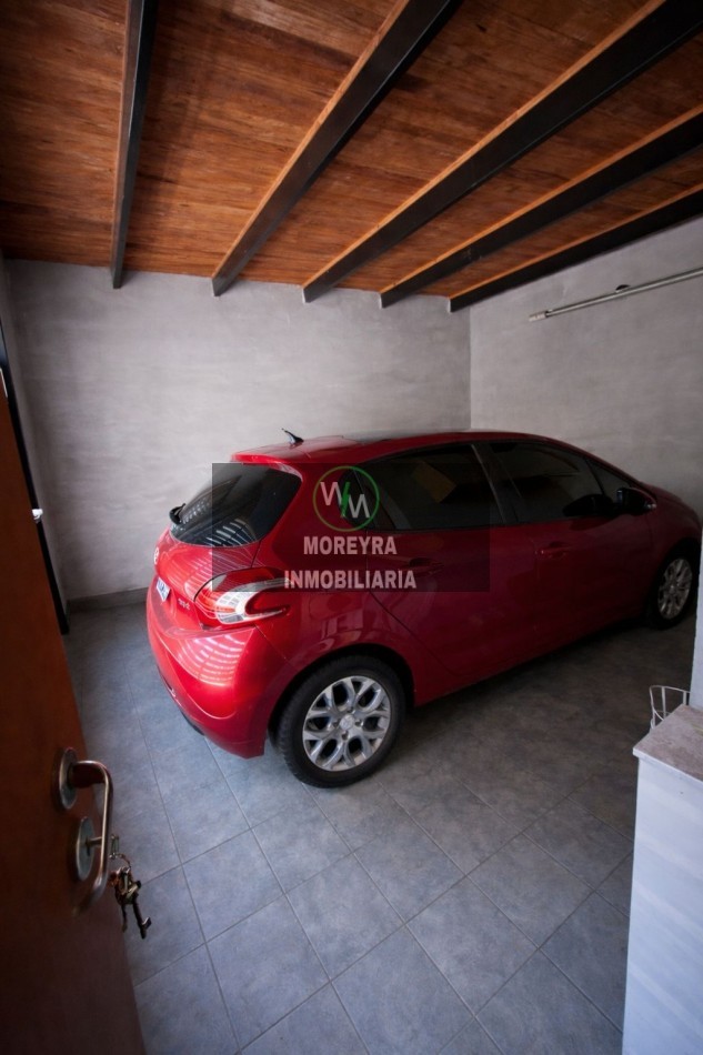 VENDO CASA CALLE FELICIANO A METROS DE YRIGOYEN
