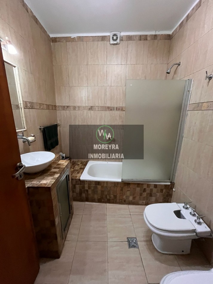 VENDO CASA CALLE FELICIANO A METROS DE YRIGOYEN